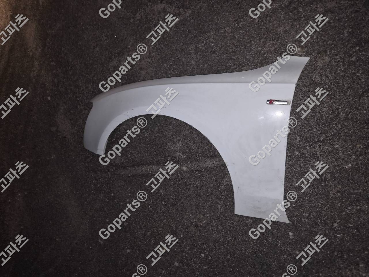 아우디 A5 8T B8 운전석 앞 휀더 중고 부품 상세사진 2