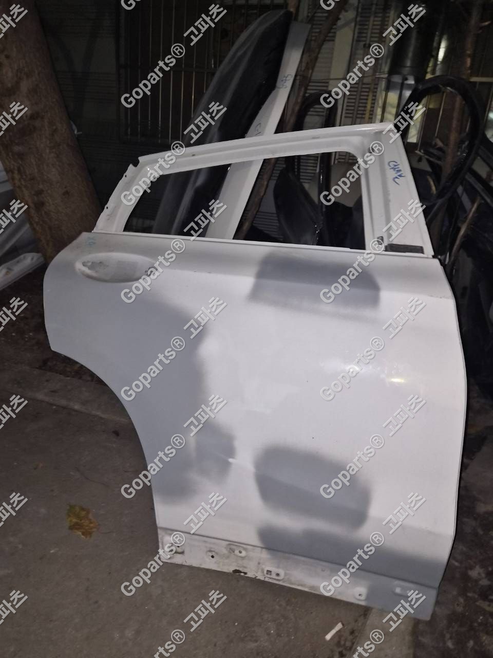 BMW X4 G02 조수석 뒤 후도어 상세사진 3