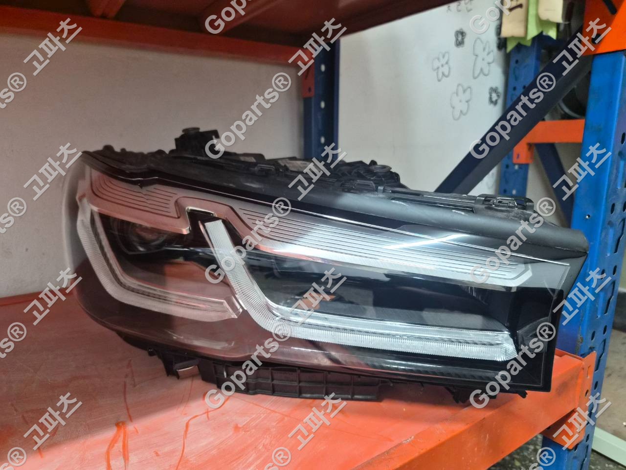 BMW 5시리즈 G30 후반기 조수석 LED 헤드라이트 9850582-06/07 450,000원 중고