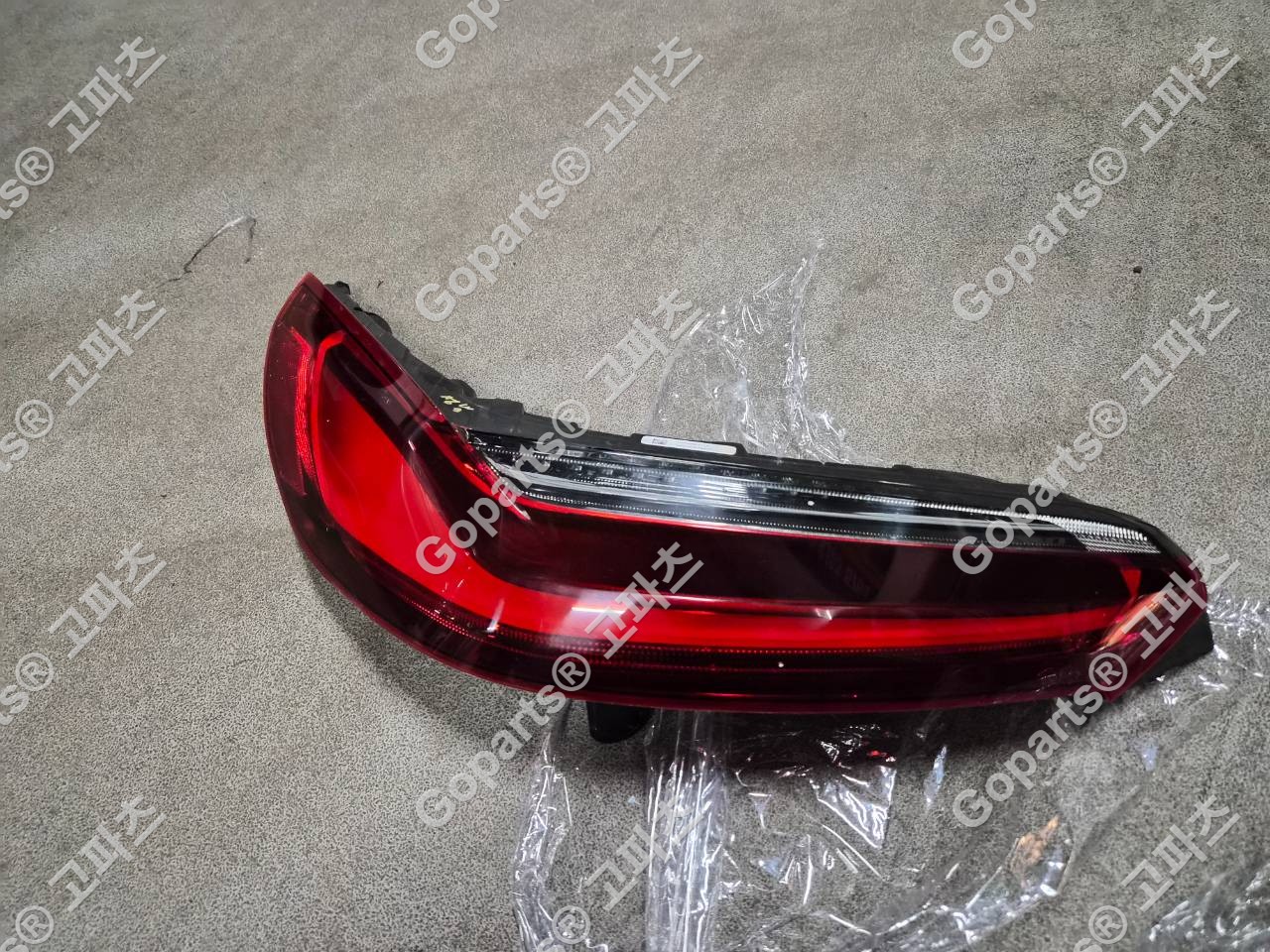 BMW Z4 G29 후미등 H3743901713 300,000원 중고