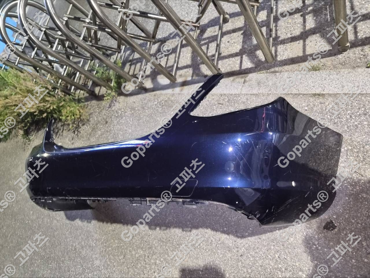 벤츠 C클래스 W205 검정색 뒷범퍼 상세사진 2