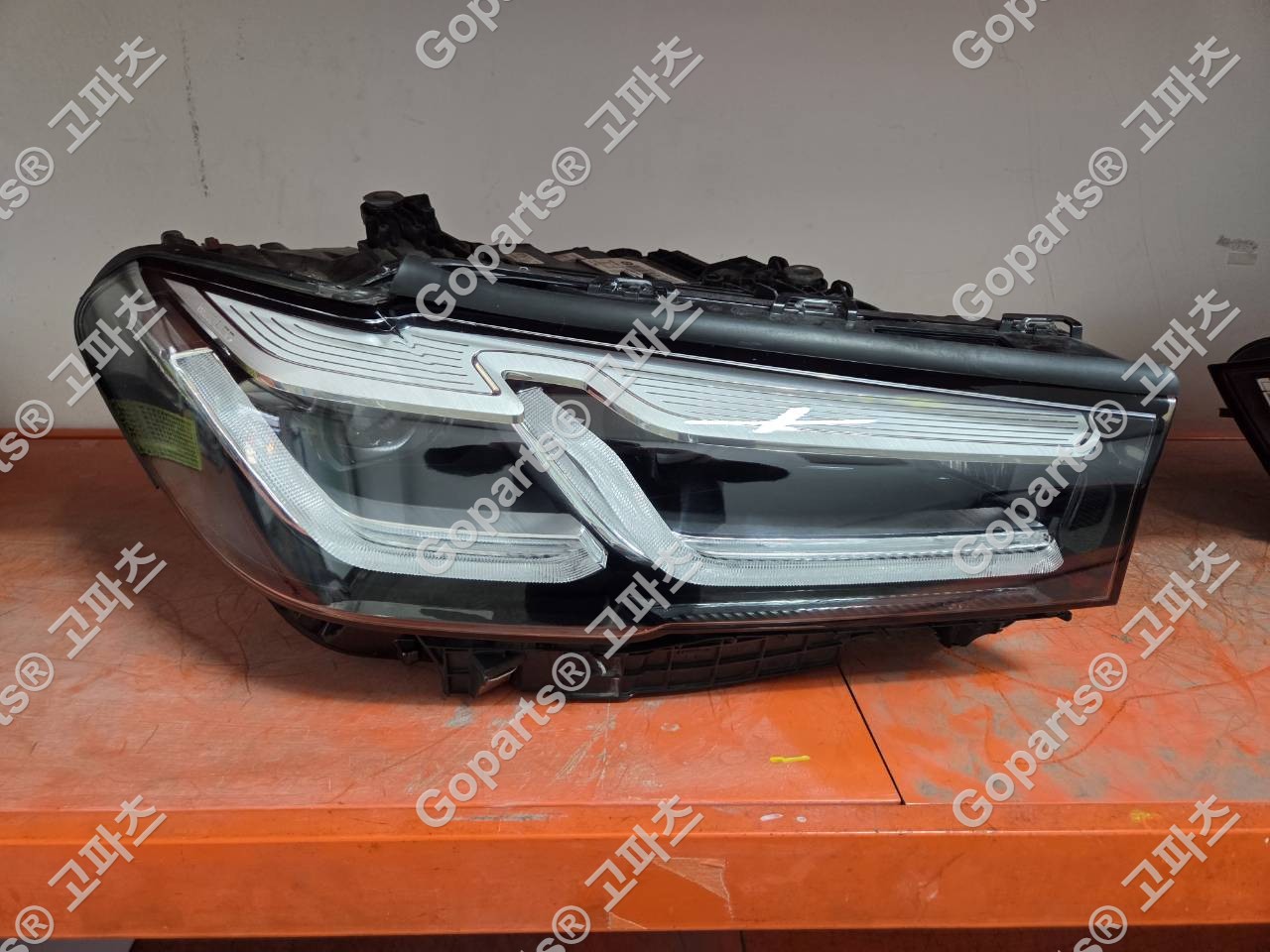 BMW 5시리즈 G30 후기형 조수석 LED 헤드라이트 5A388C8 EED62B