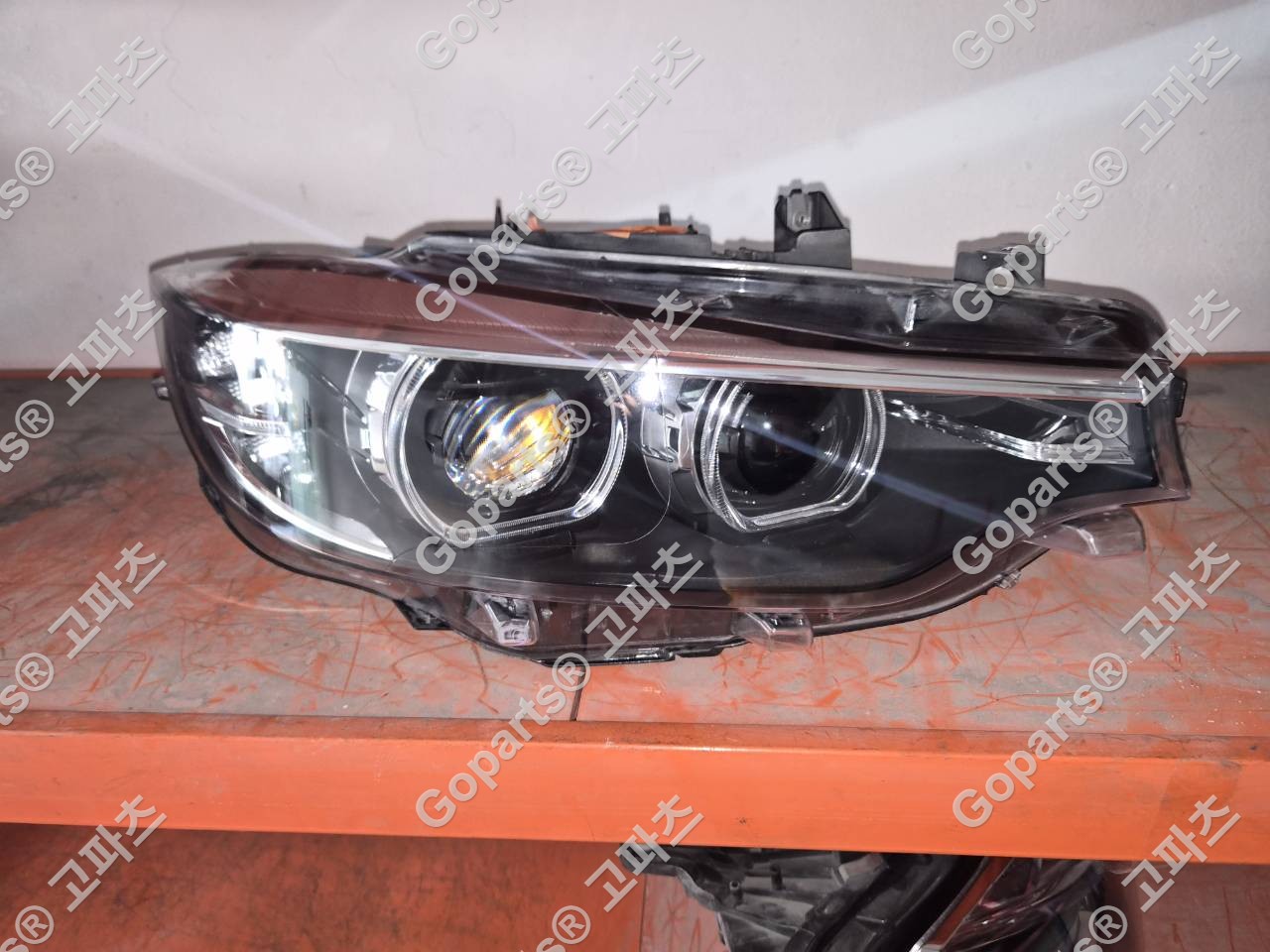 BMW 4시리즈 F33 후기형 조수석 헤드라이트 63118738700 450,000원 중고