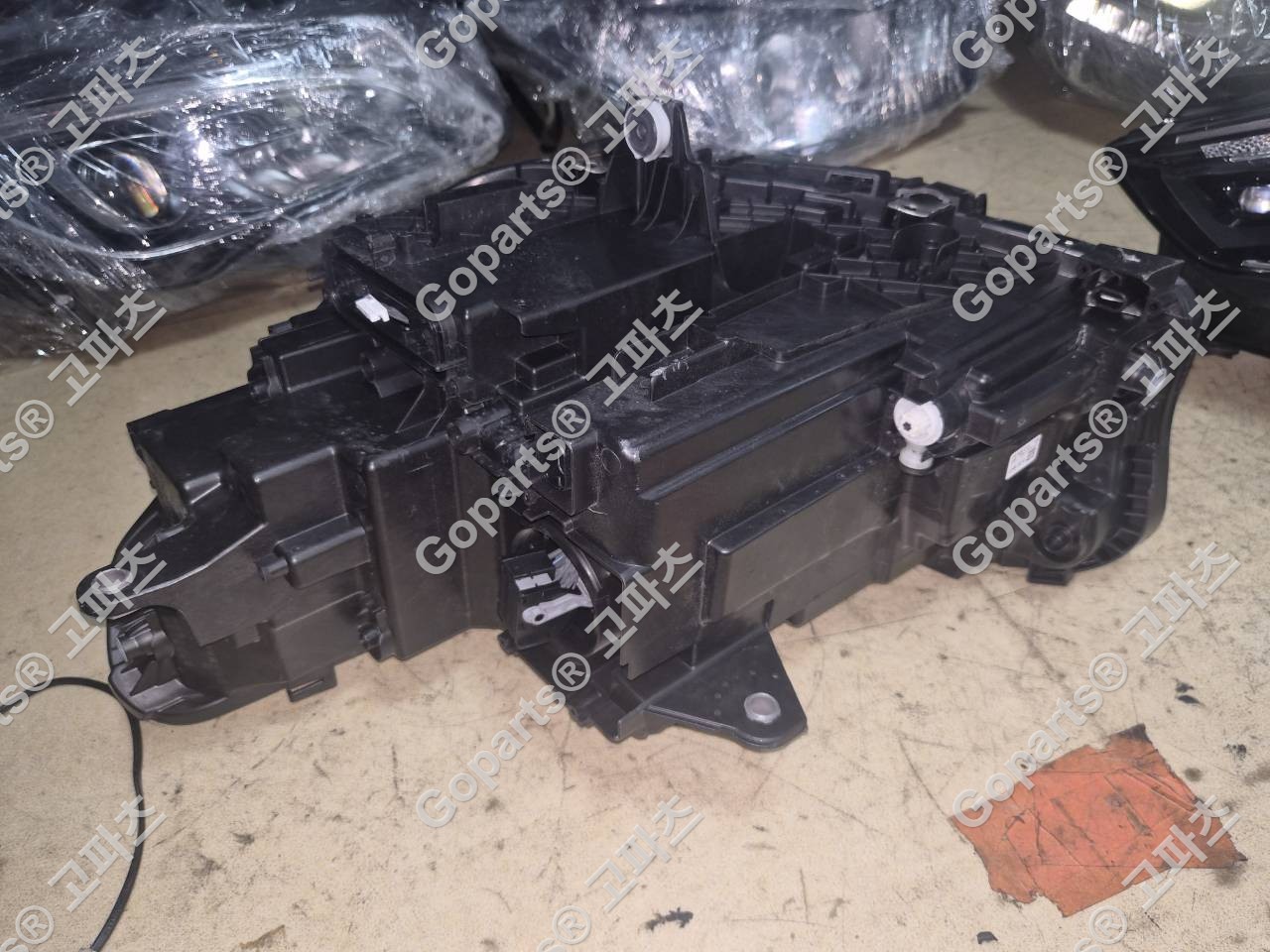 BMW X1 U11 조수석 헤드라이트 5A9A228 상세사진 3