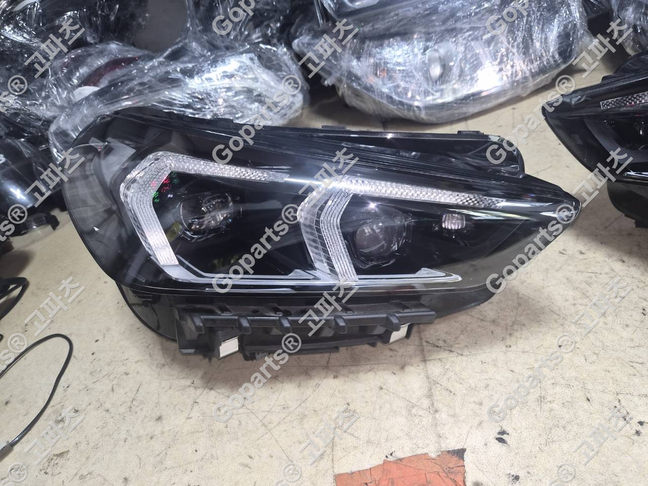 BMW X1 U11 조수석 헤드라이트 5A9A228 600,000원 중고