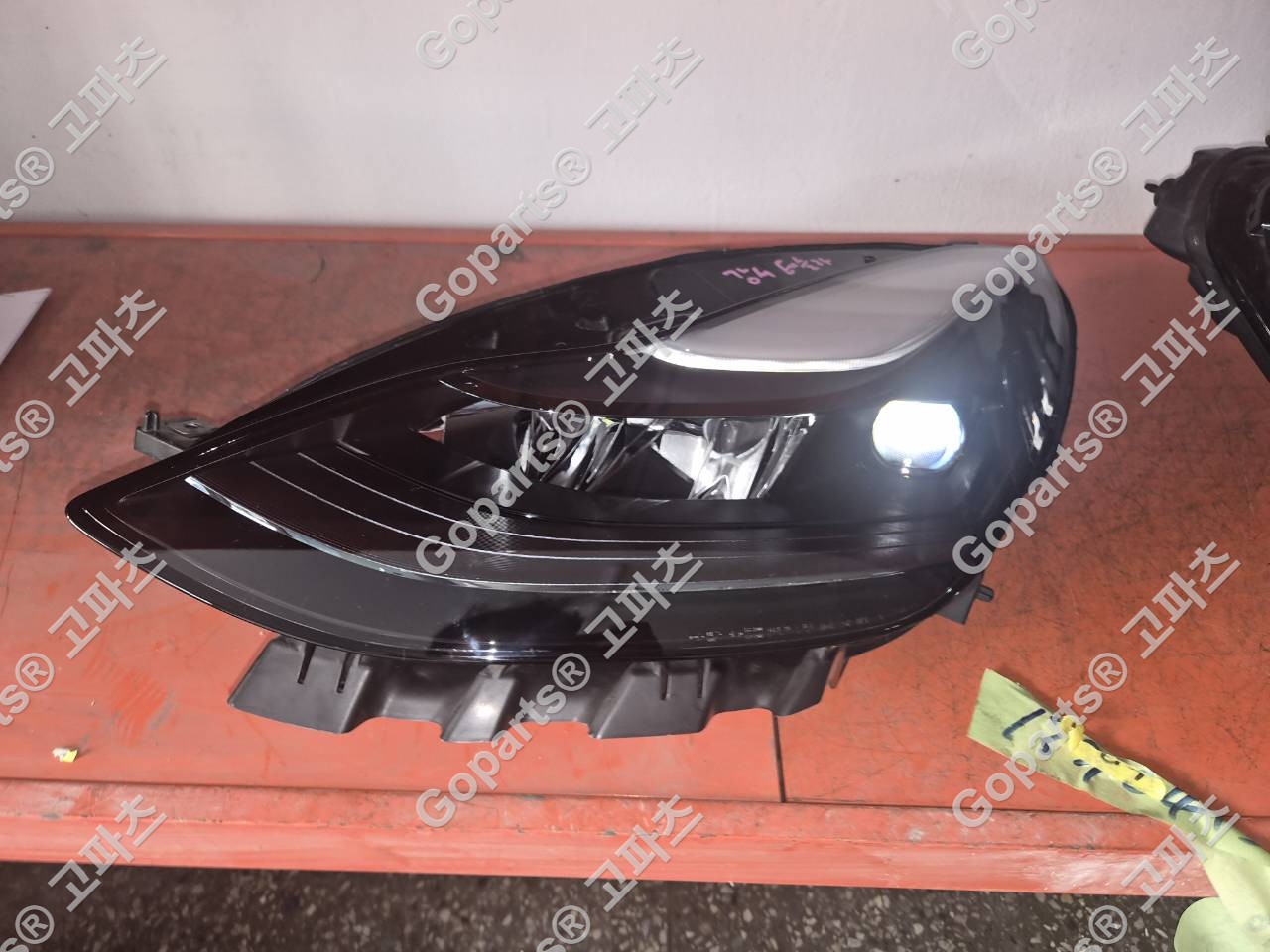 Tesla Model Y 전기형 운전석 LED 헤드라이트 151495210E 350,000원 중고