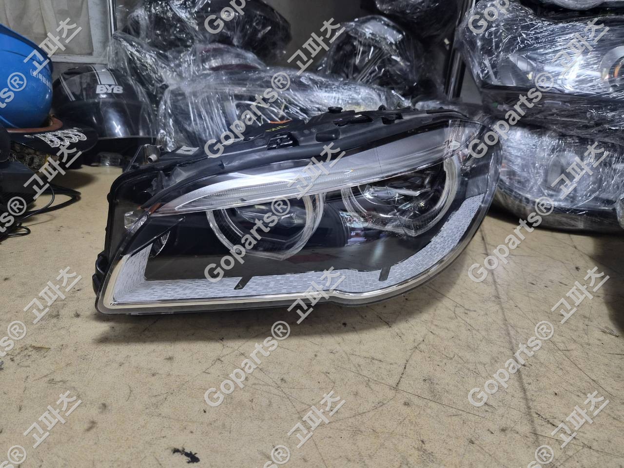 BMW F10 5시리즈 운전석 헤드라이트 7424145 450,000원 중고