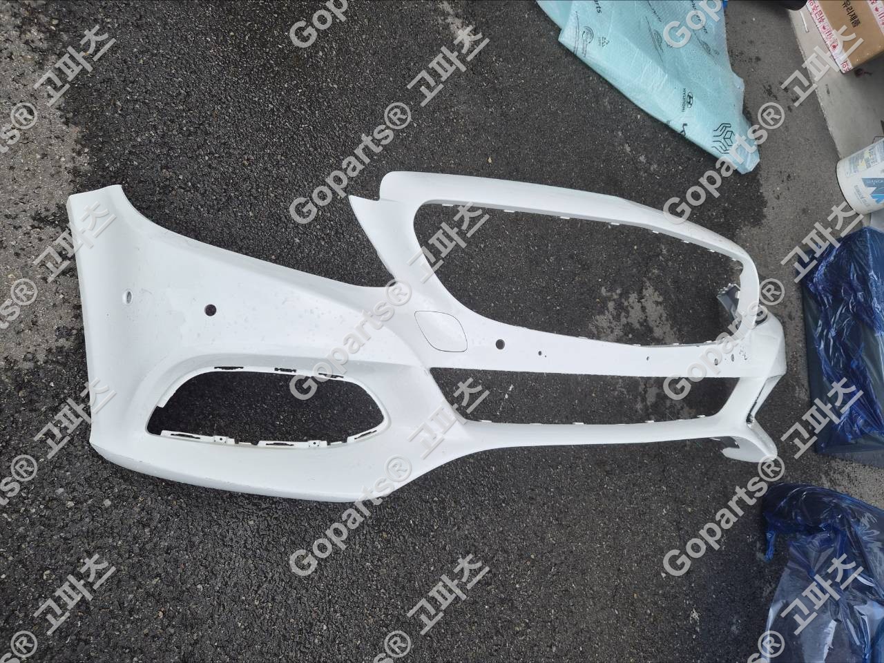 벤츠 W205 C클래스 전기형 아방가르드 앞범퍼 상세사진 3