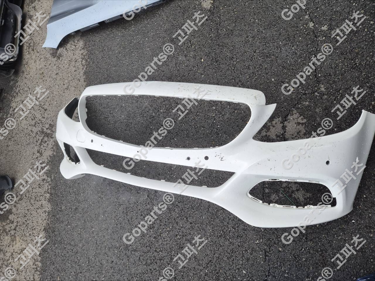벤츠 W205 C클래스 전기형 앞범퍼 중고 150,000원