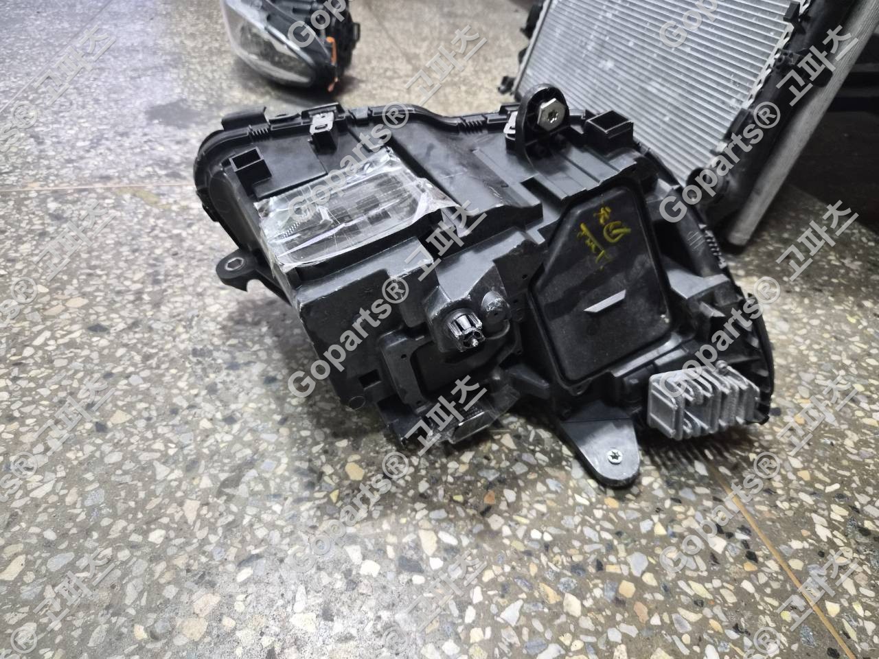 벤츠 W205 C클래스 전기형 운전석 헤드라이트 A2059062504 상세사진 3