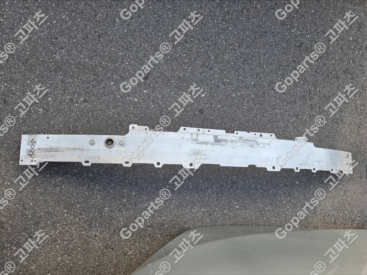 벤츠 W205 C클래스 전레일 프론트 레인포스먼트 A2056202034 200,000원 중고