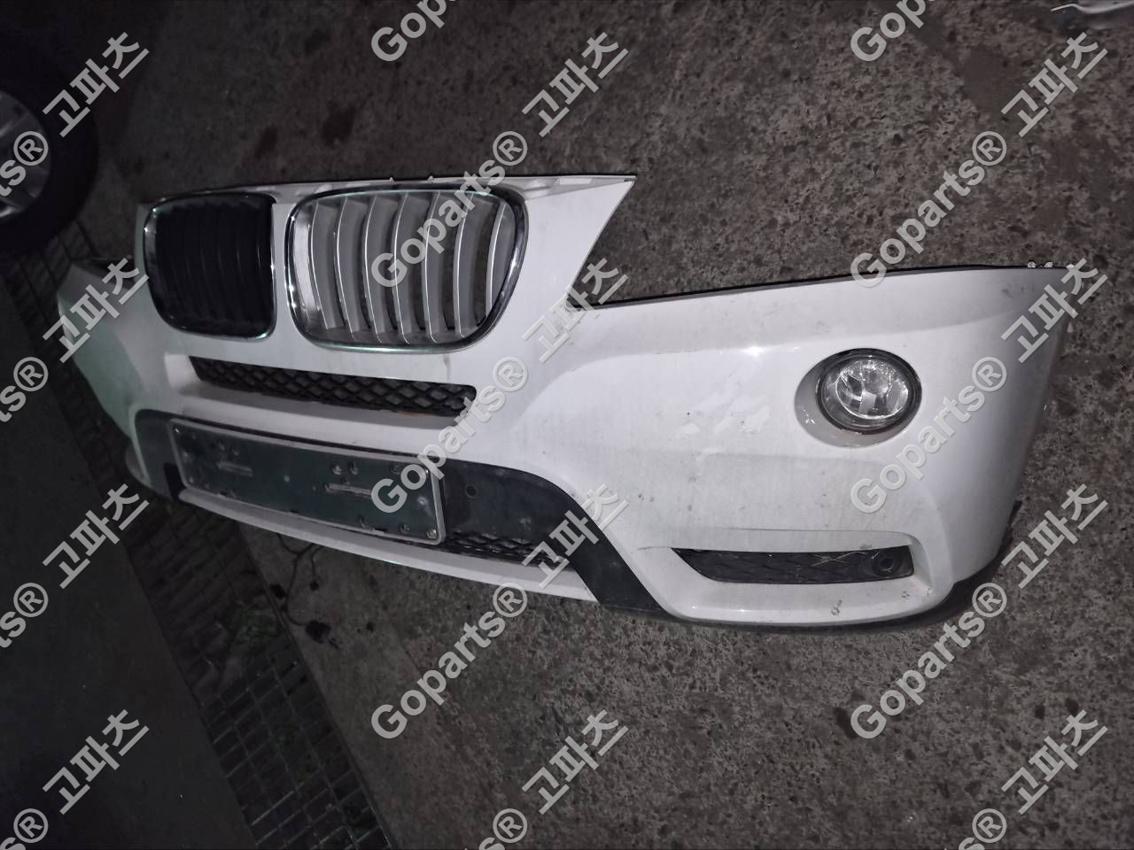 BMW X3 F25 전기형 물노즐 없음 앞범퍼 상세사진 2