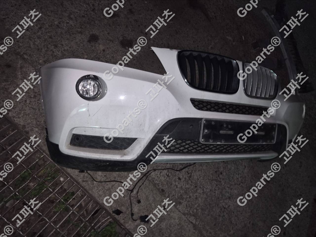 BMW X3 F25 전기형 물노즐 없음 앞범퍼 상세사진 3