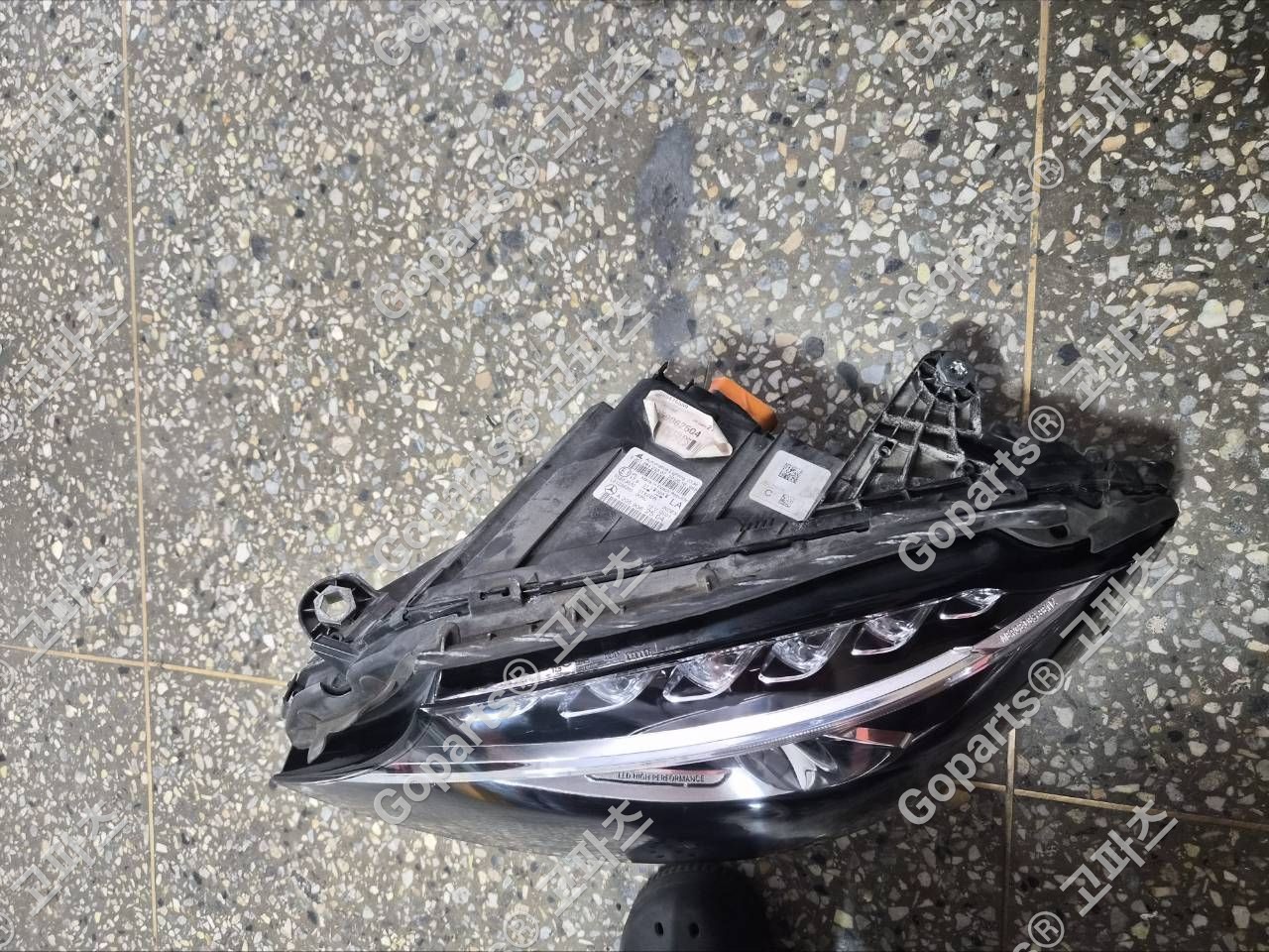 벤츠 W205 C클래스 전기형 운전석 헤드라이트 A2059062504 상세사진 4