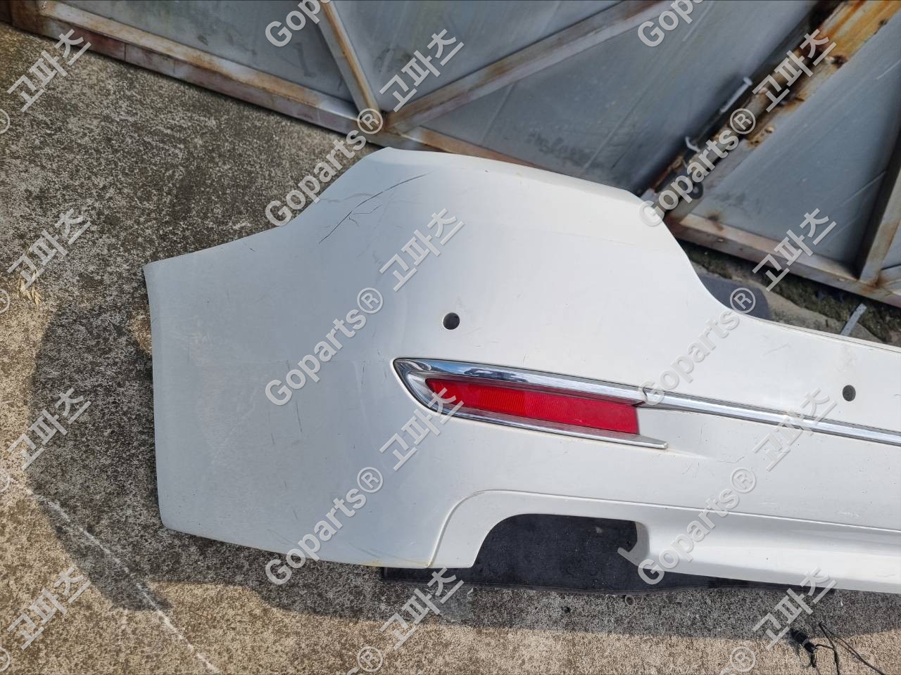 BMW F10 중고 뒷범퍼 300,000원