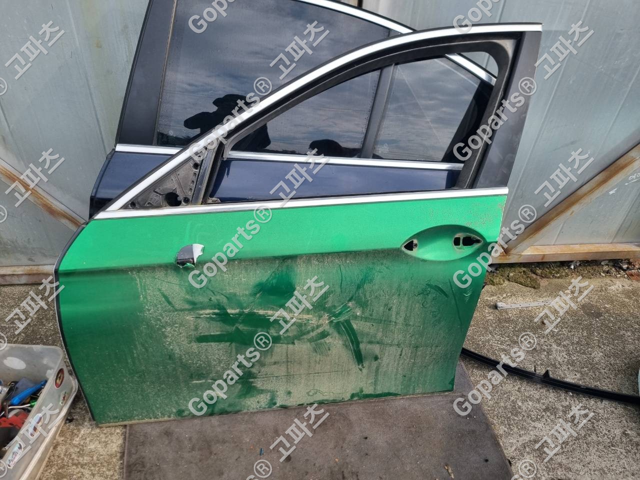 BMW F10 5시리즈 운전석 앞도어 중고 51717276177 300,000원