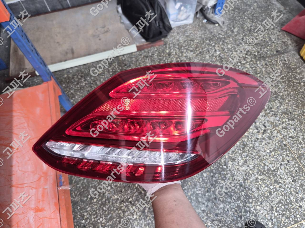 벤츠 C클래스 W205 후미등 A2059060457 250,000원 중고
