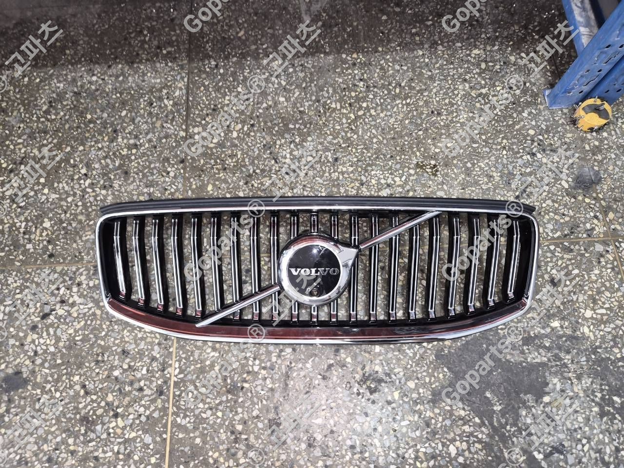 볼보 XC60 2세대 전면 라디에이터 그릴 250,000원 중고