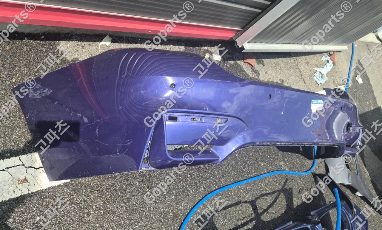 BMW M4 F82/F83 검정색 뒷범퍼 상세사진 3