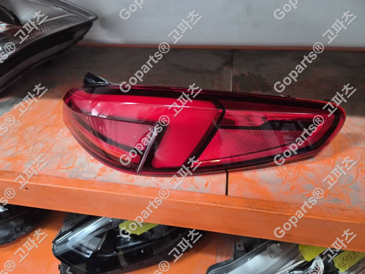 BMW F44 2시리즈 그란쿠페 조수석 후미등 테일램프 63217465466 상세사진 3