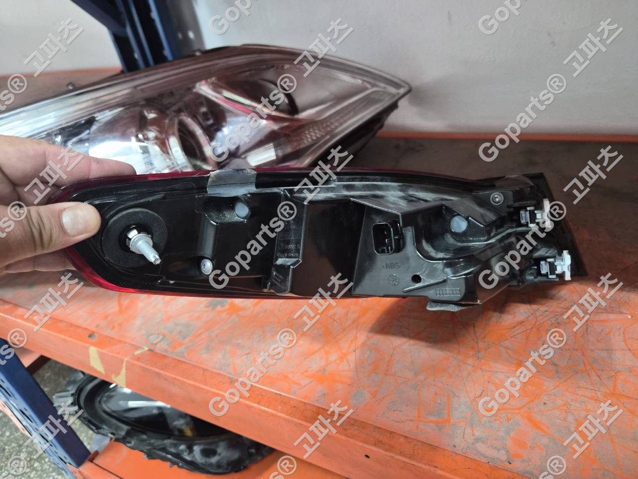 BMW F44 2시리즈 그란쿠페 조수석 후미등 테일램프 63217465466 상세사진 4
