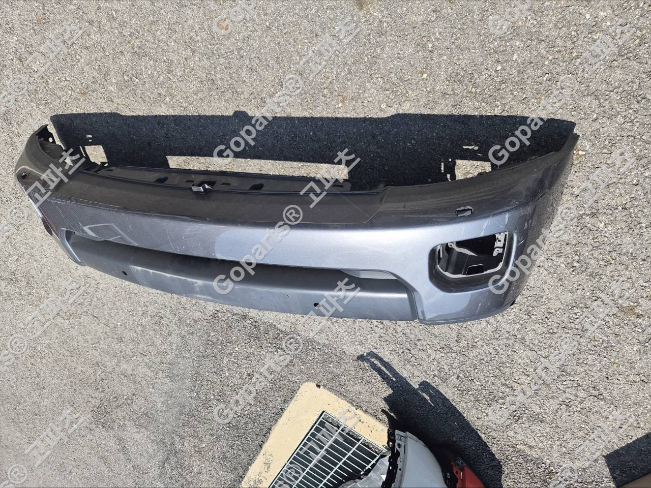 랜드로버 디스커버리4 L319 후기형 중고 앞범퍼 상세사진 2