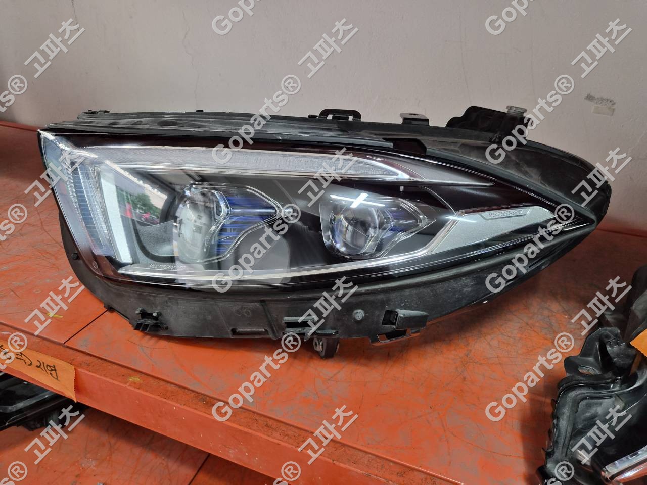 벤츠 CLS W257 운전석 헤드라이트 A2579061900 중고 550,000원