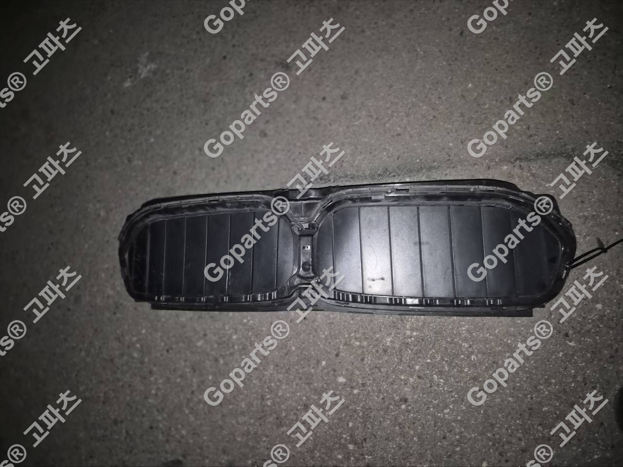 BMW G32 6GT 후기형 에어 덕트 플랩 판넬 51745A218F5 200,000원 중고