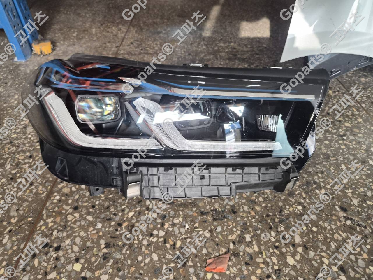 BMW 6GT G32 후기형 레이저 헤드라이트(조수석) 63119479286 중고 700,000원