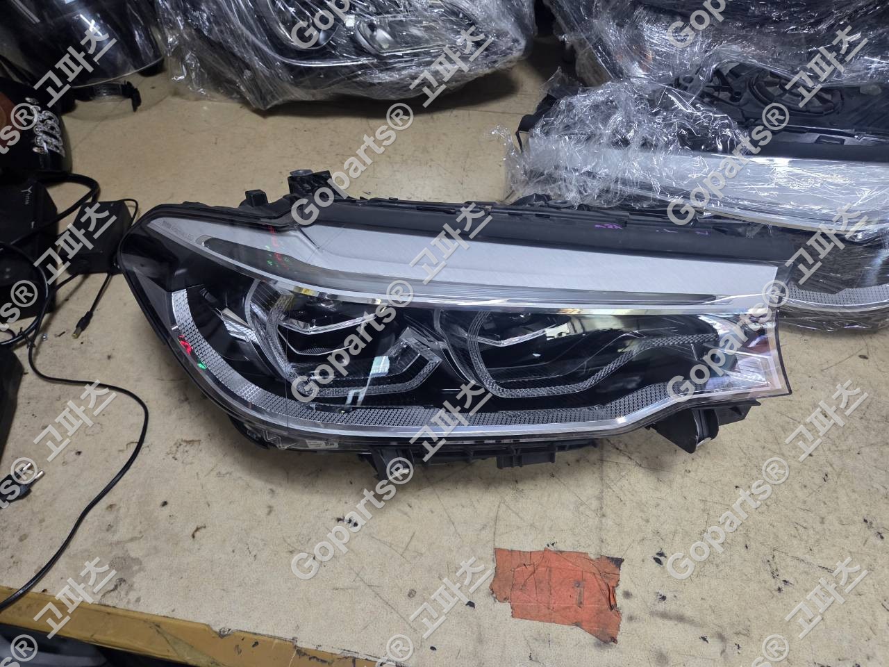 BMW 5시리즈 G30 조수석 헤드라이트 63117214962 450000원 중고