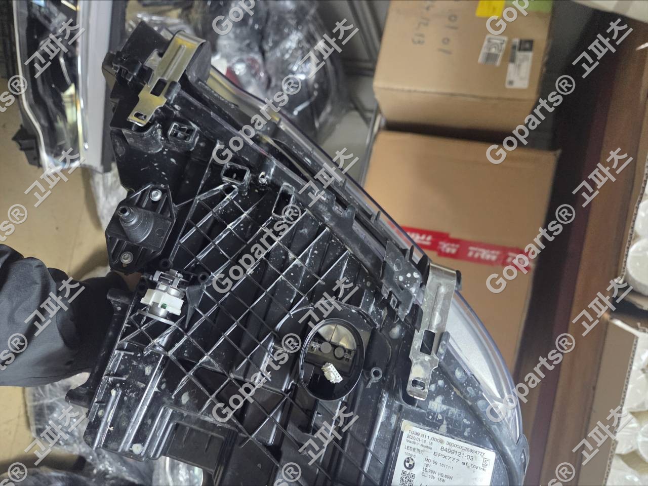 BMW G30 5시리즈 전기형 운전석 어뎁티브 LED 헤드라이트 63117214961 상세사진 3