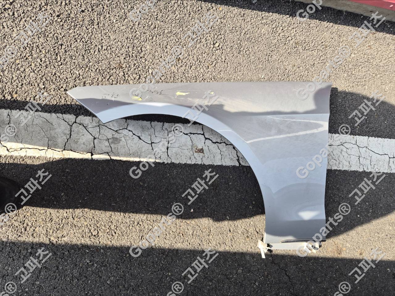 벤츠 E클래스 W212 운전석 앞 휀더 A2128801118 중고 200,000원