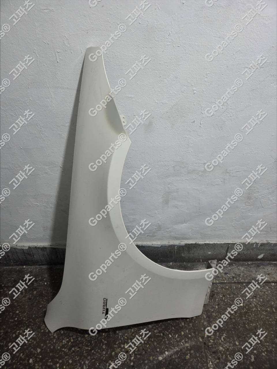 벤츠 CLS W257 조수석 앞 휀더 A2578803800 200,000원 중고