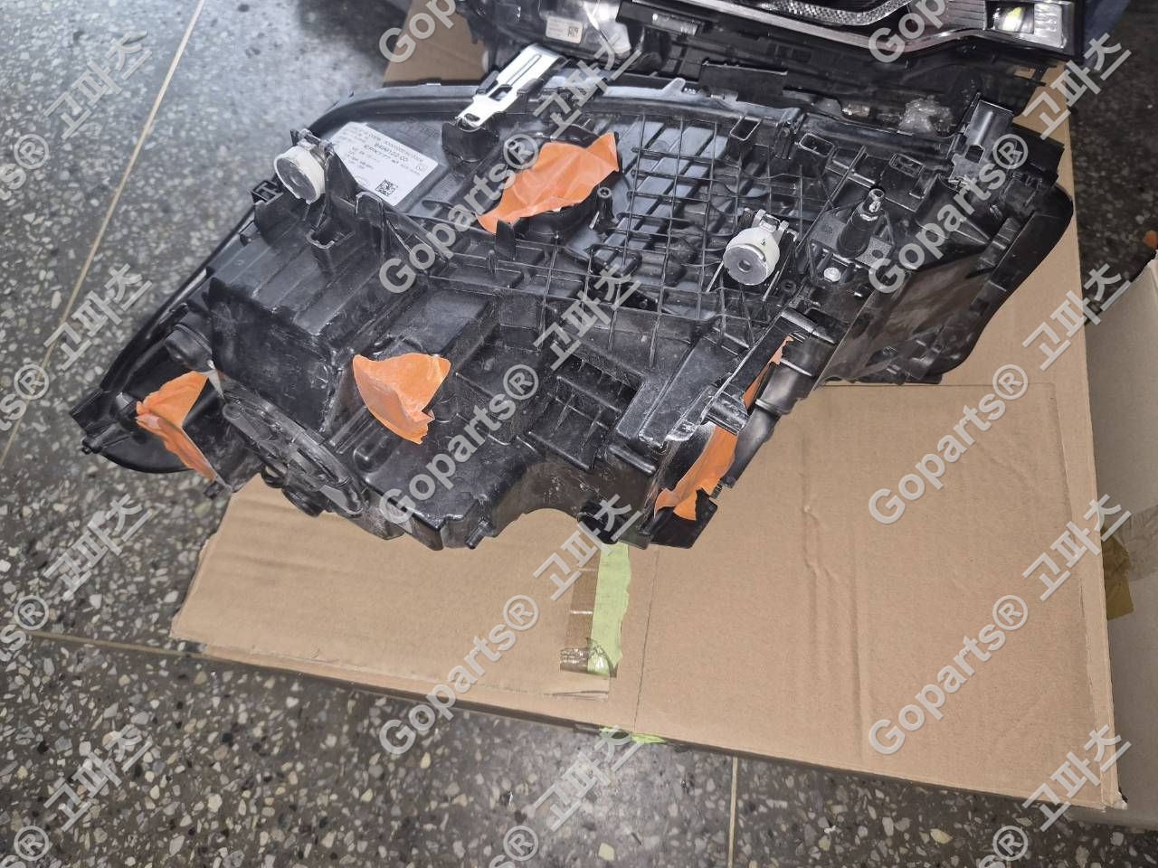 BMW 5시리즈 G30 조수석 어뎁티브 LED 헤드라이트 63117214954 상세사진 3
