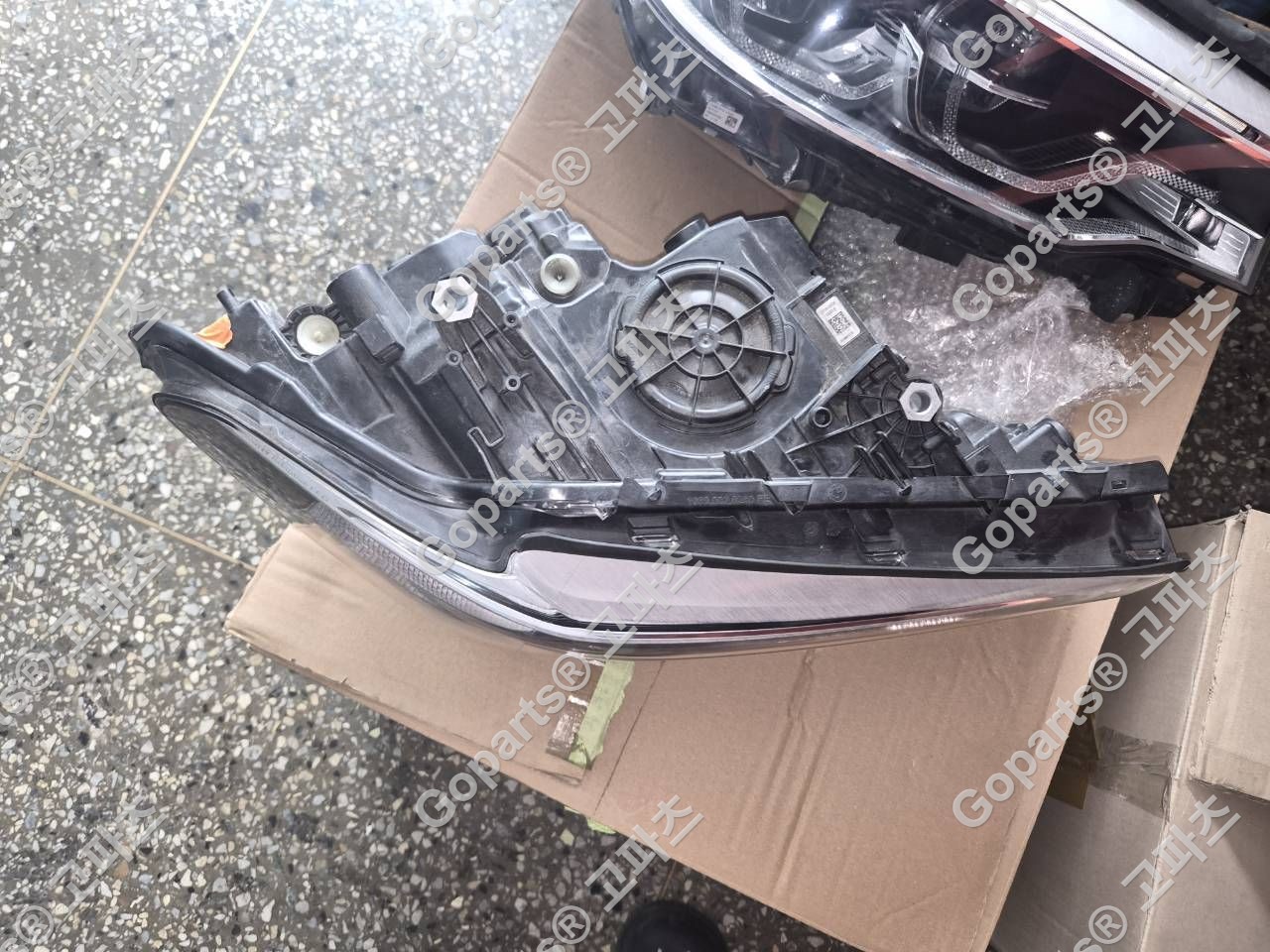 BMW 5시리즈 G30 조수석 어뎁티브 LED 헤드라이트 63117214954 상세사진 4