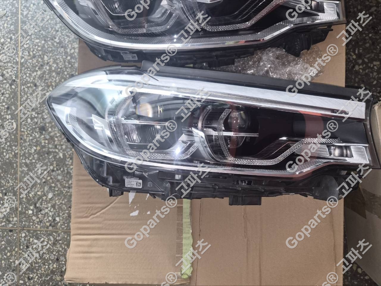 BMW 5시리즈 G30 조수석 어뎁티브 LED 헤드라이트 63117214954 중고 450,000원
