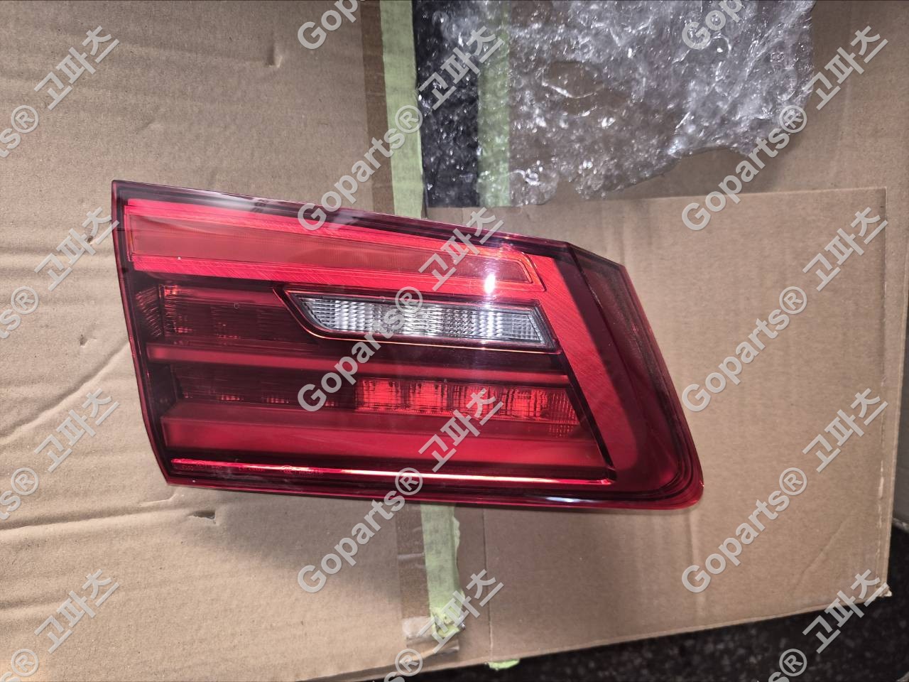 BMW 5시리즈 G30 트렁크등 63217376473 150,000원 중고