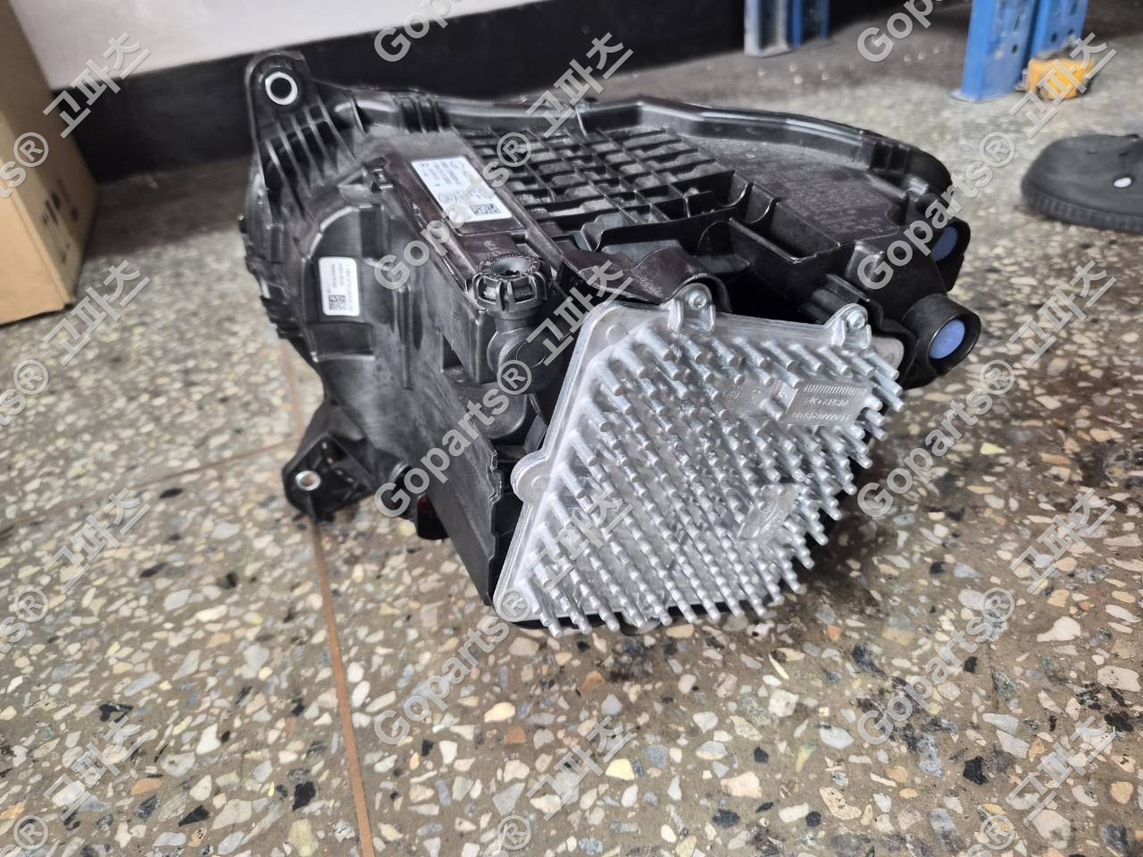 랜드로버 뉴 디펜더 L663 조수석 헤드라이트 L8B213W029 451123458 상세사진 3