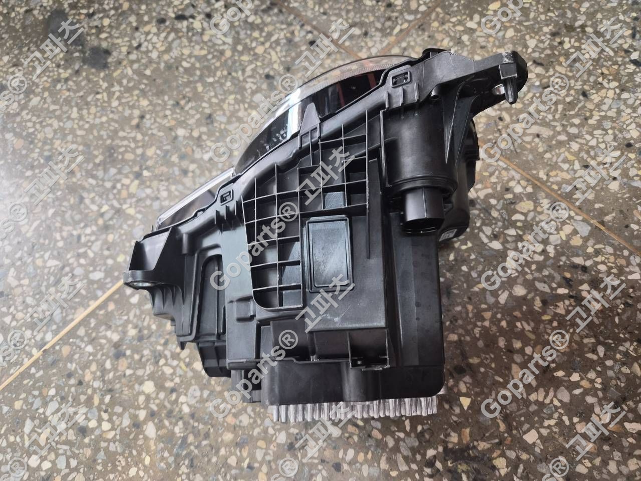 랜드로버 뉴 디펜더 L663 조수석 헤드라이트 L8B213W029 451123458 상세사진 4