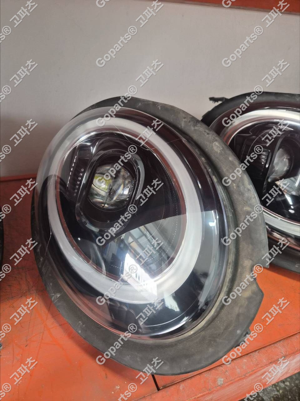 미니 쿠퍼 F55 F56 F57 후기형 운전석 헤드라이트 63115A01961, 63118737599 350,000원 중고