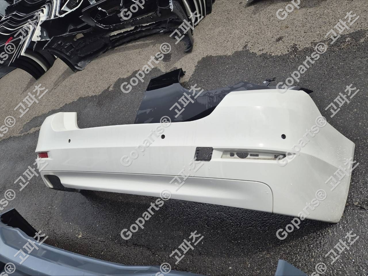 BMW 5시리즈 F10 후기형 후 뒷범퍼 중고부품 실물사진