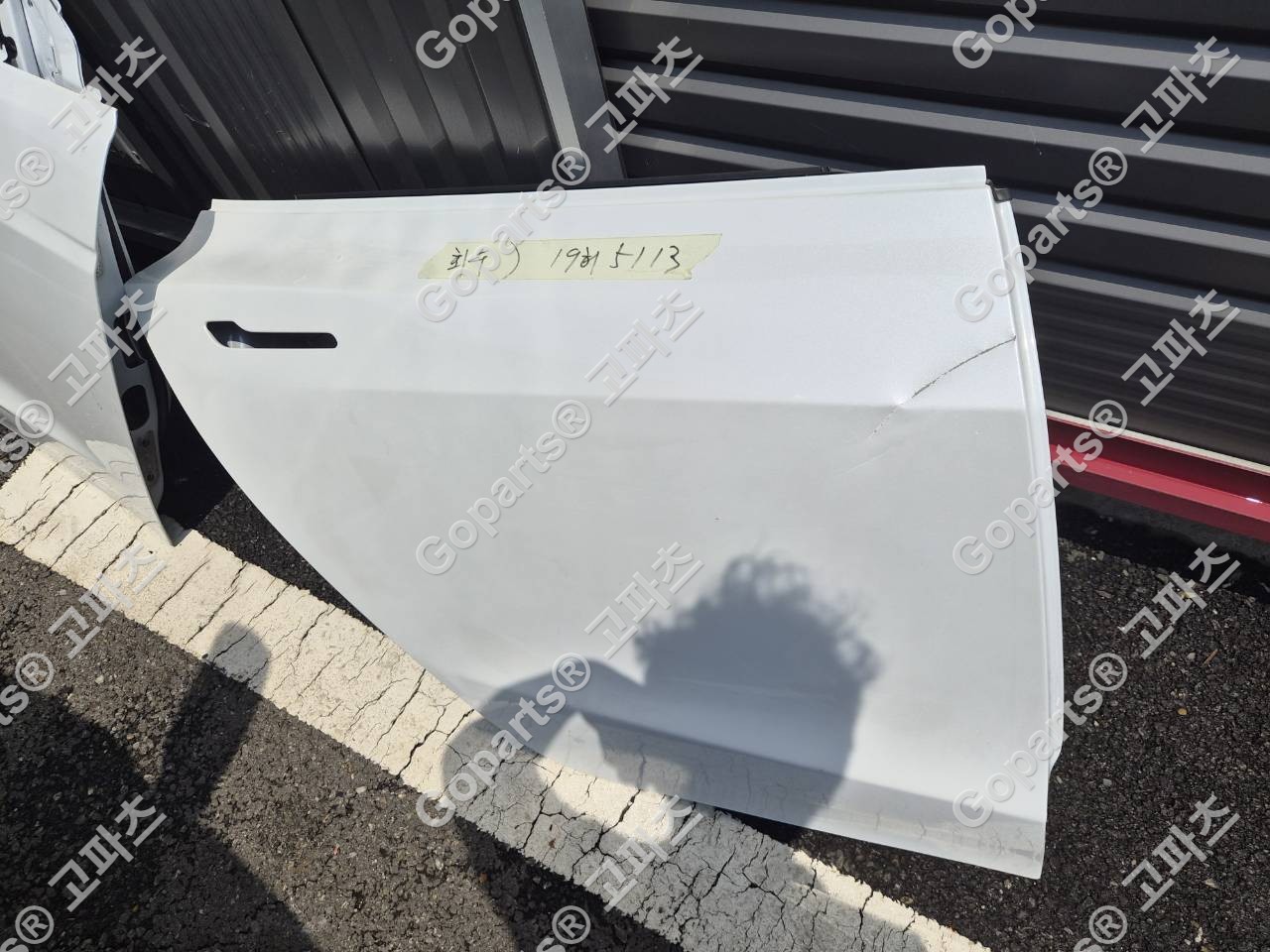 테슬라 모델3 하이랜드 조수석 뒷 2열 도어 사진 2