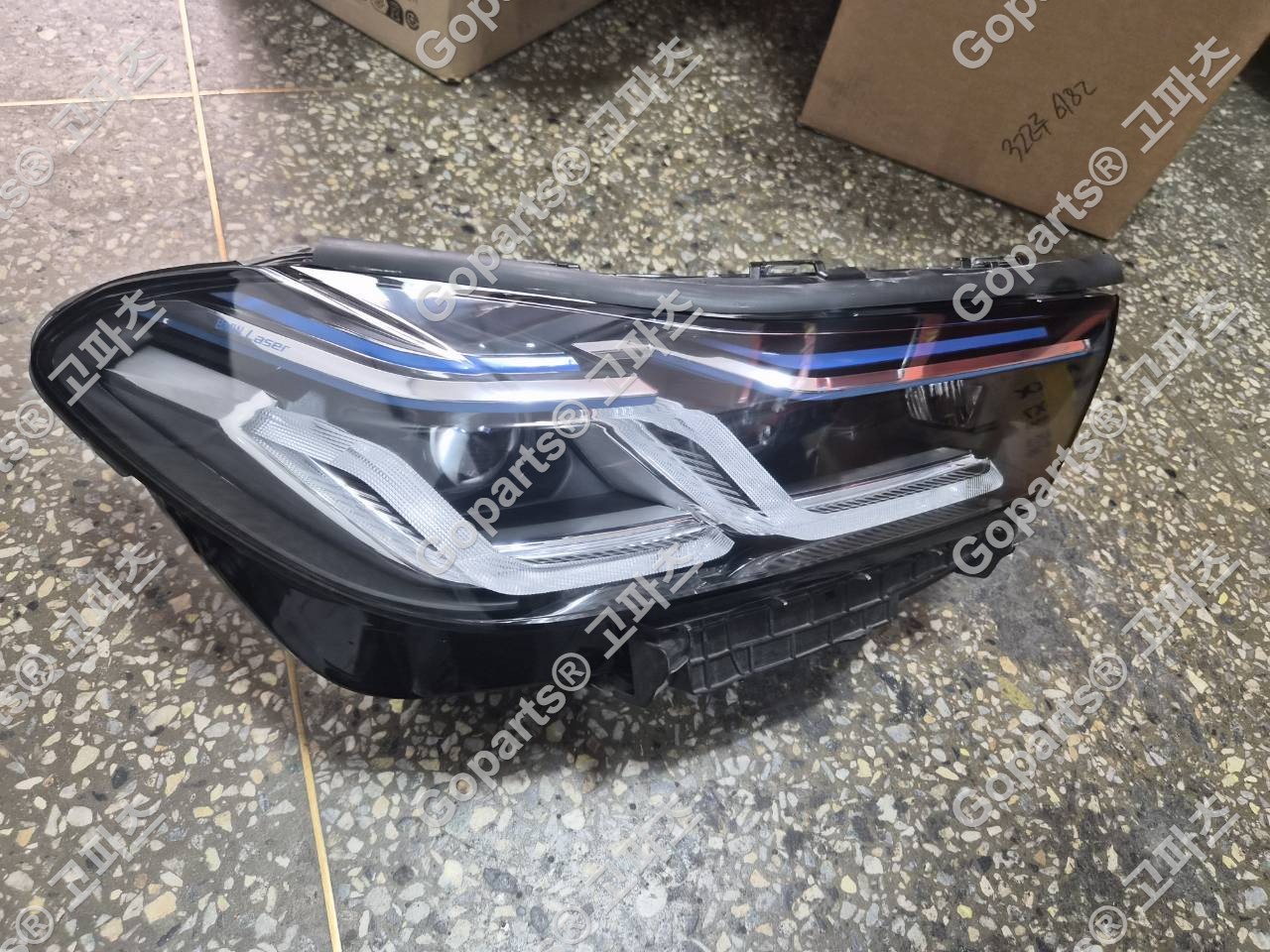 BMW 6GT G32 후기형 조수석 헤드라이트 중고